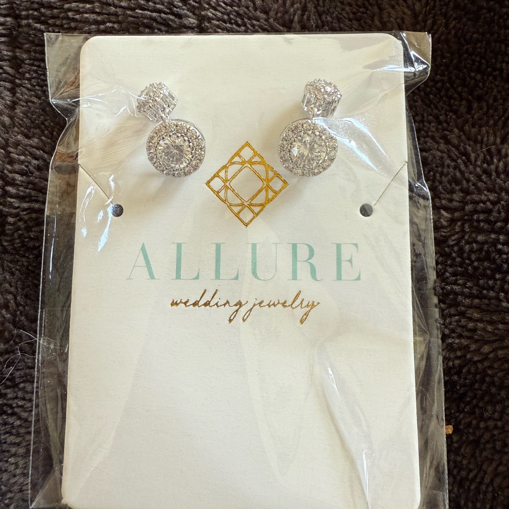 Allure Silver Earrings With Sparkling Cluster Design New In Package